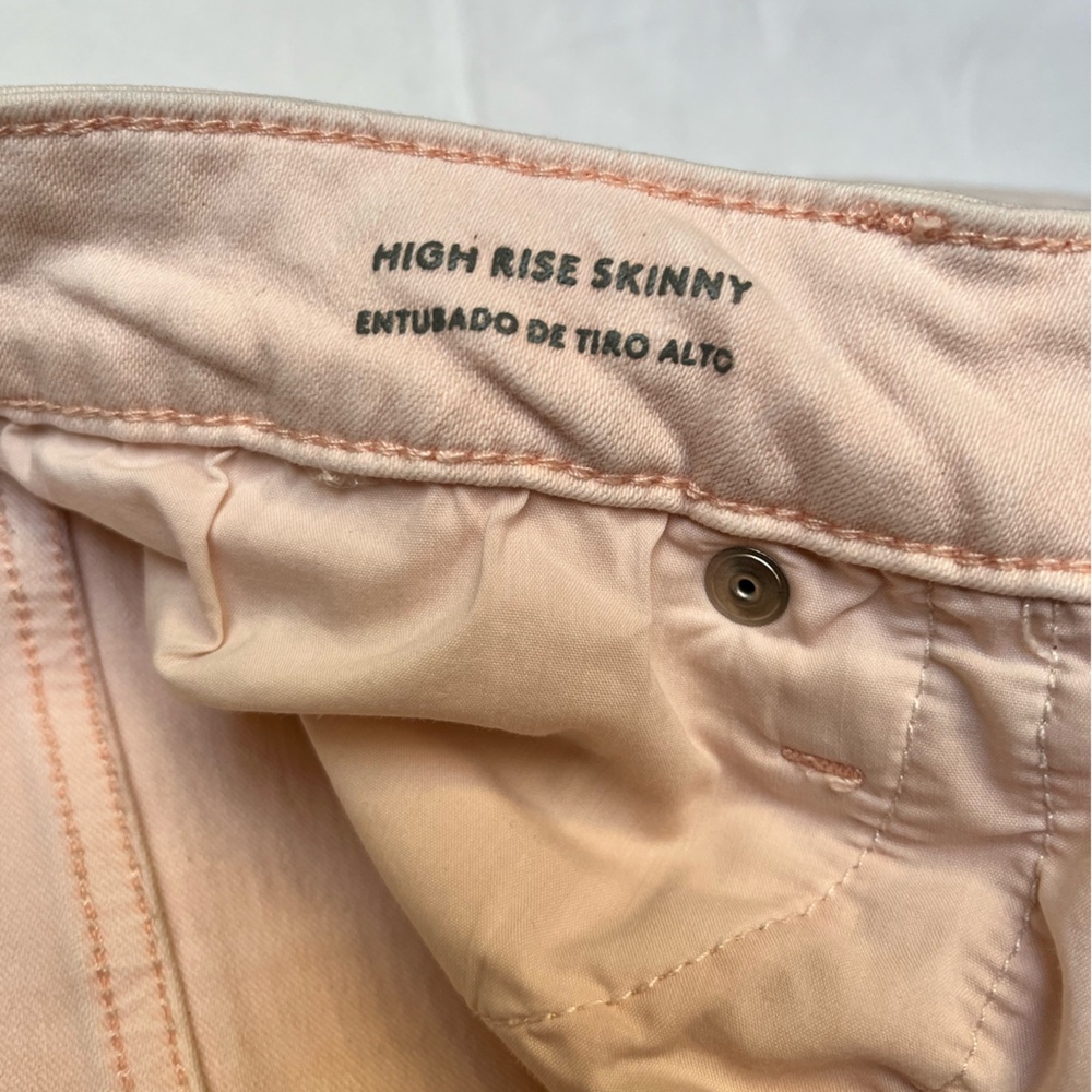 Universal Thread Pale Pink Jeans size 12/31R
EUC - Picture 4 of 15